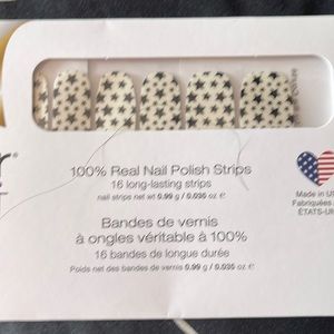 Colorstreet nail strips- star for the course